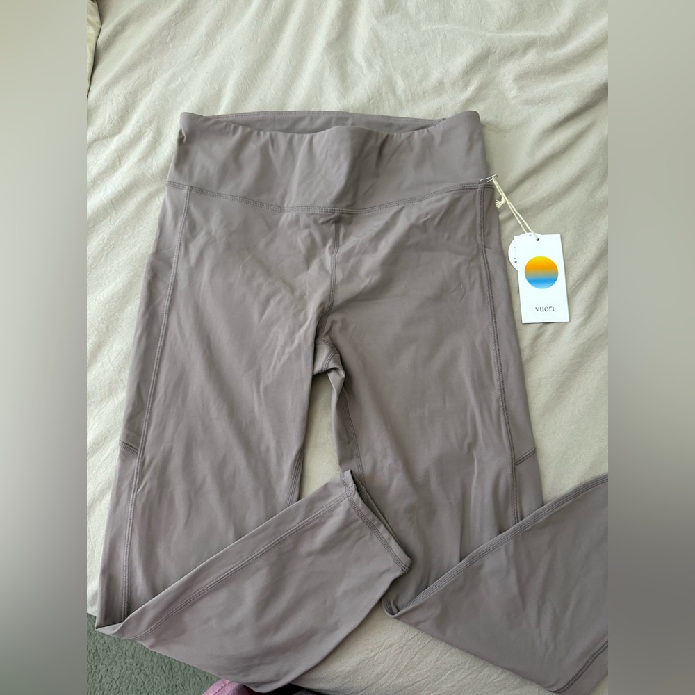 High-Rise Brown Leggings with Sleek Fit